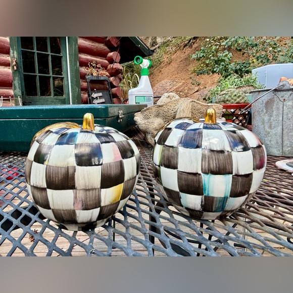 MacKenzie-Childs Courtly Check® Ceramic Apple Salt & Pepper Shakers - Picture 5 of 9